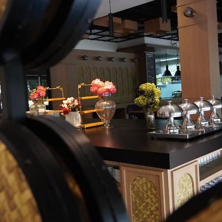 Opi Indah Hotel Palembang Extérieur photo