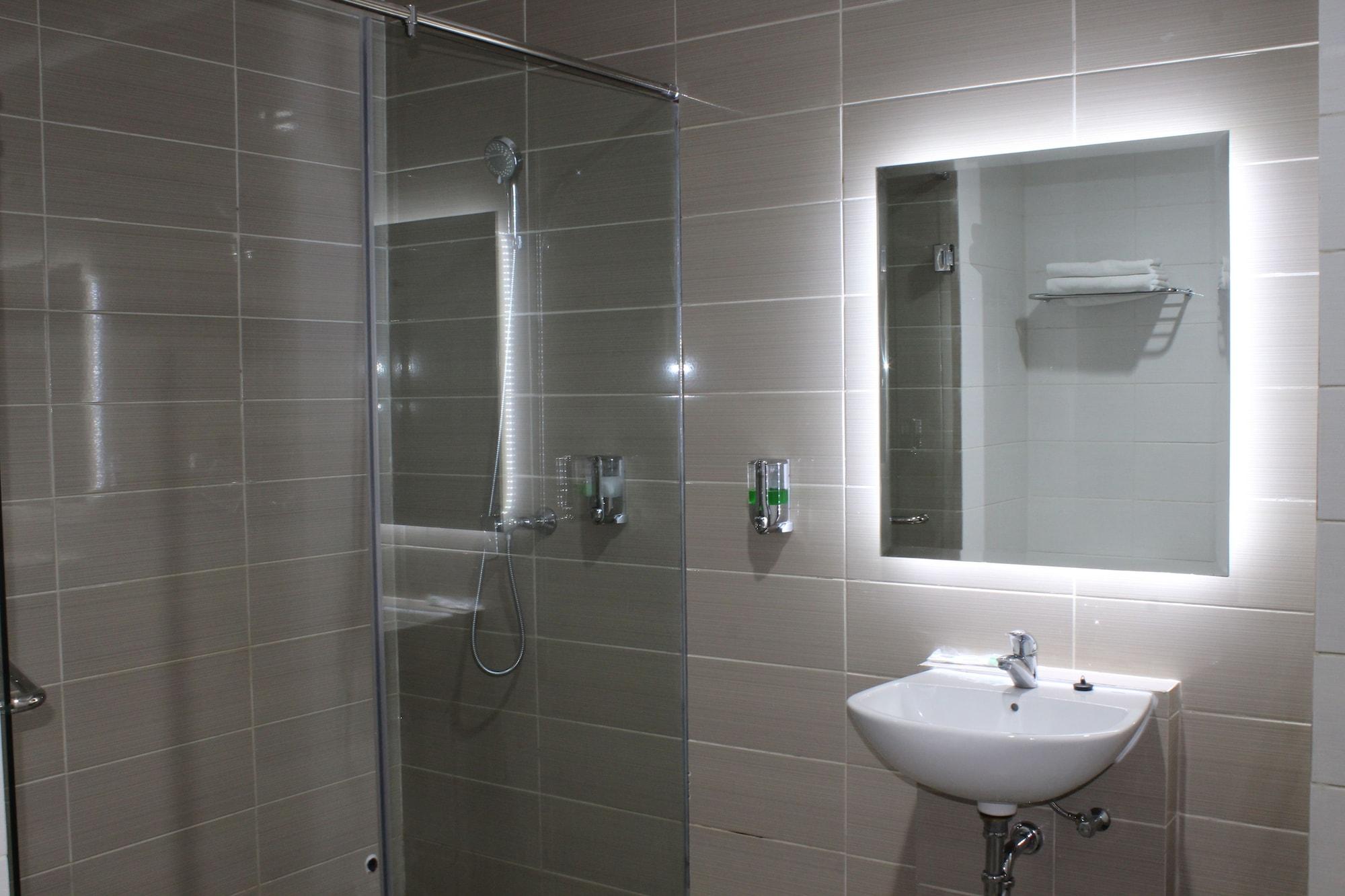 Opi Indah Hotel Palembang Extérieur photo