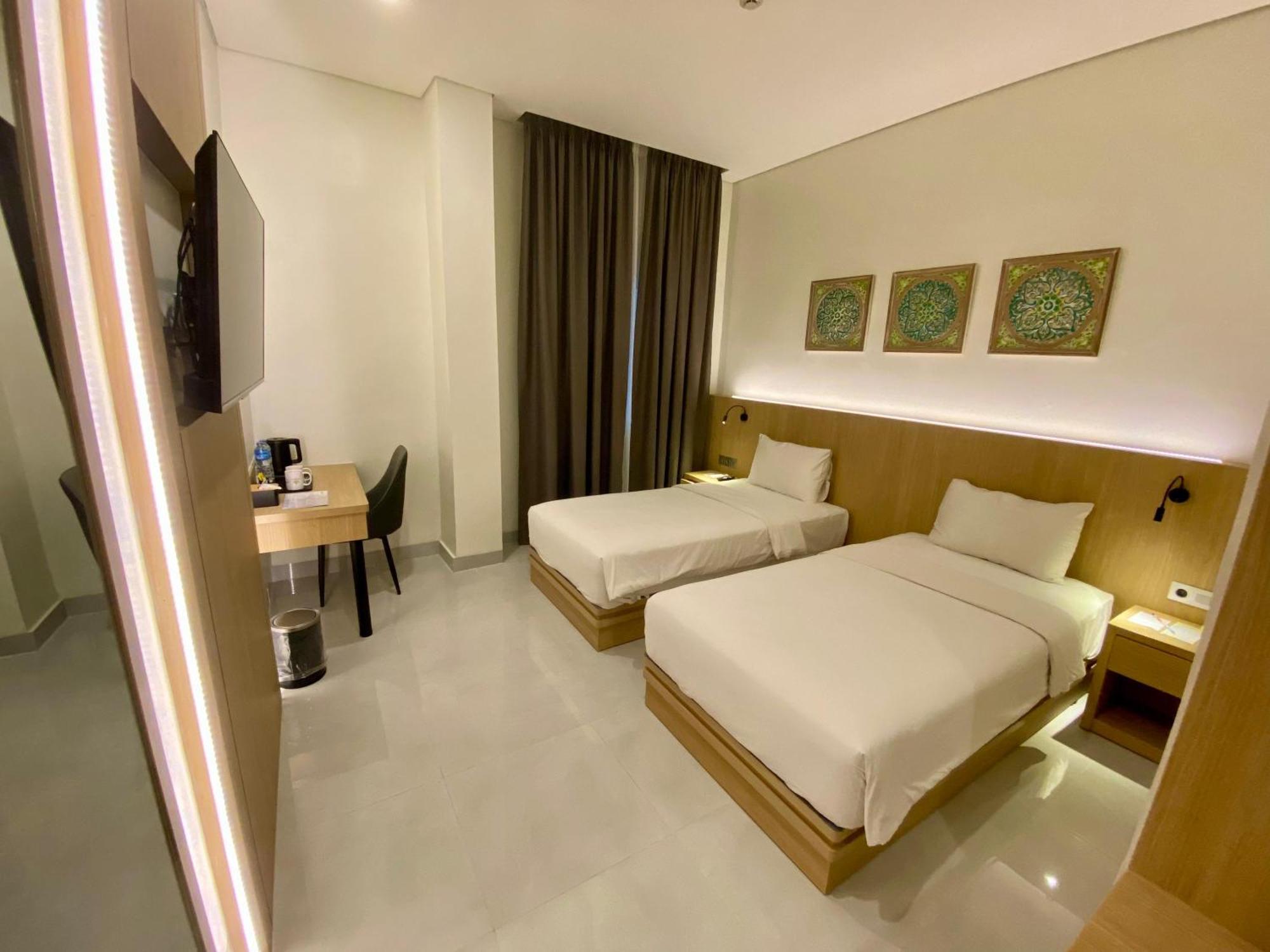 Opi Indah Hotel Palembang Extérieur photo