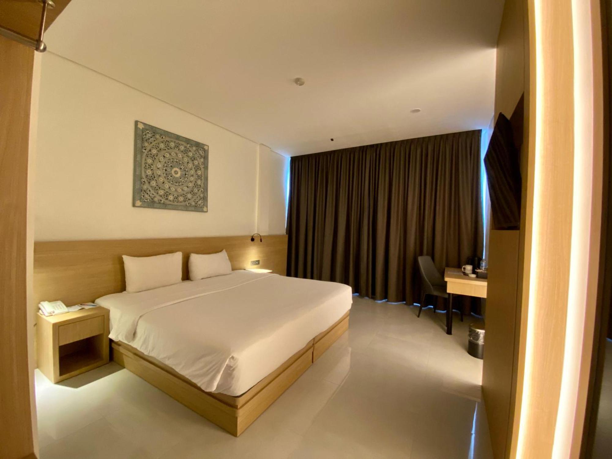 Opi Indah Hotel Palembang Extérieur photo