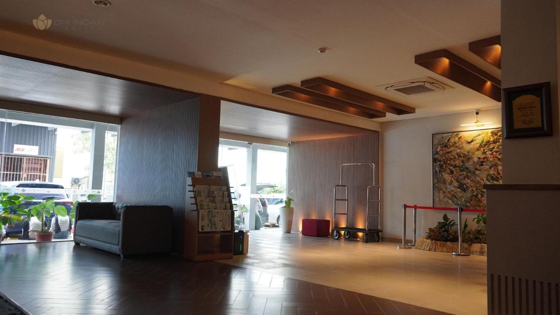Opi Indah Hotel Palembang Extérieur photo