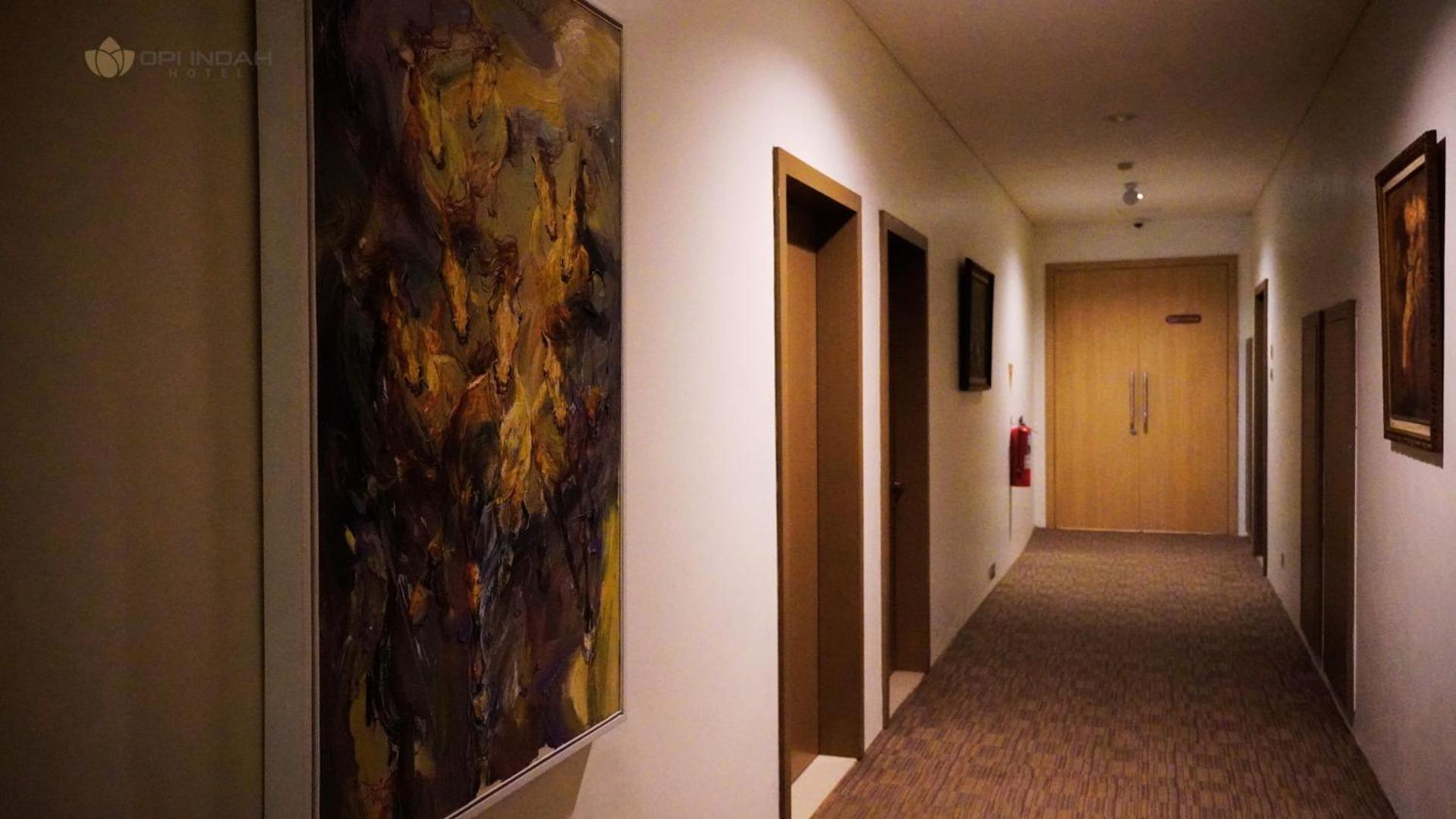 Opi Indah Hotel Palembang Extérieur photo