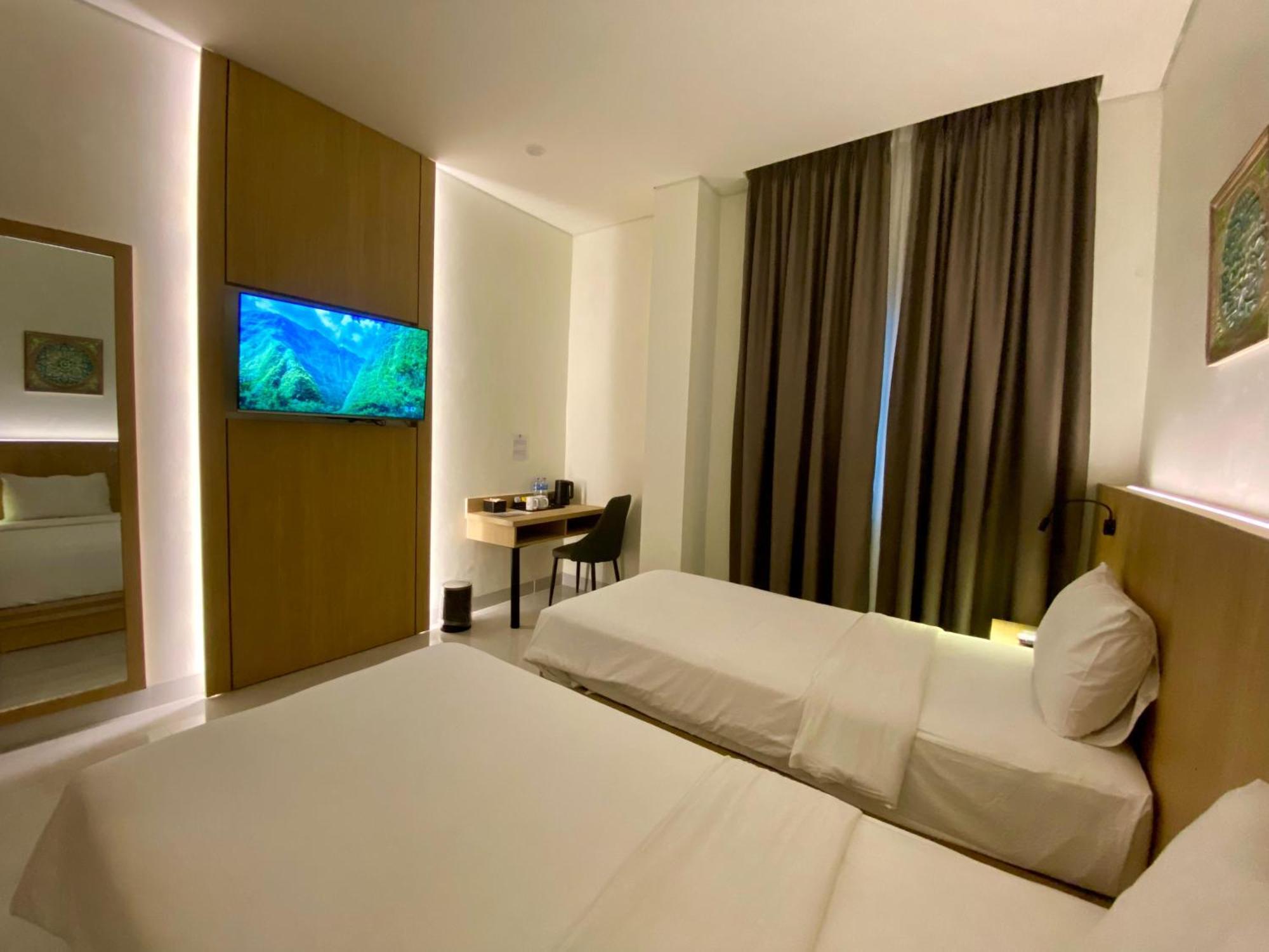 Opi Indah Hotel Palembang Extérieur photo