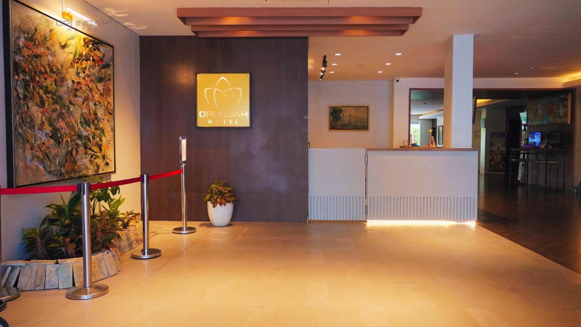 Opi Indah Hotel Palembang Extérieur photo