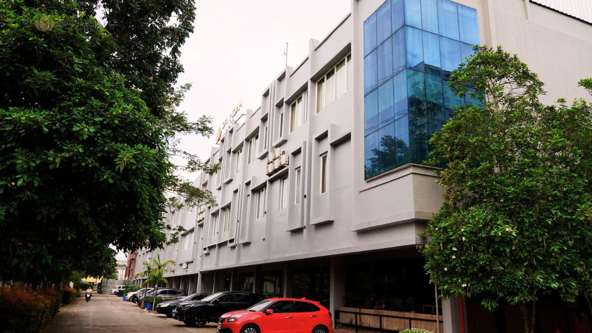 Opi Indah Hotel Palembang Extérieur photo