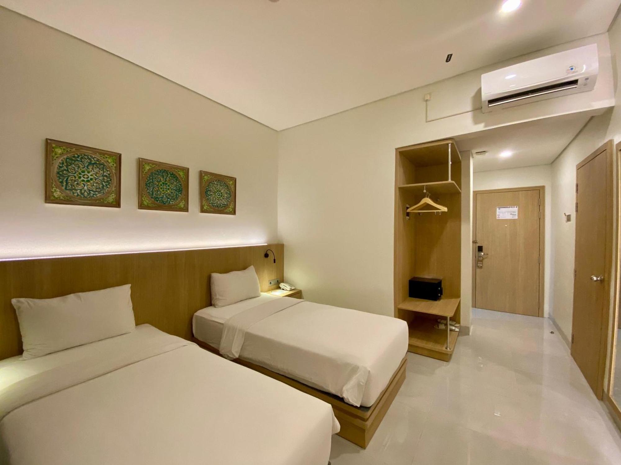 Opi Indah Hotel Palembang Extérieur photo