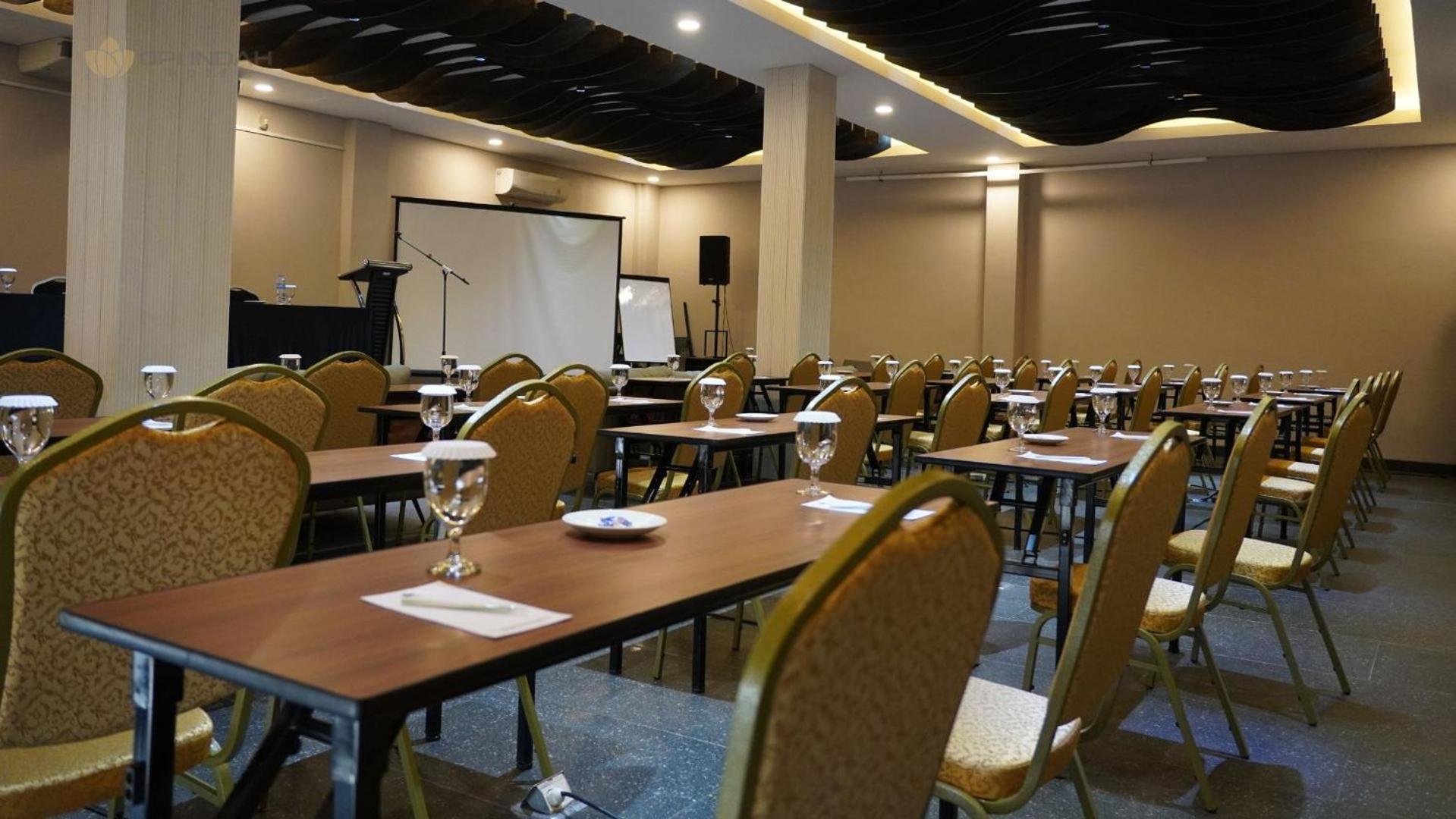 Opi Indah Hotel Palembang Extérieur photo