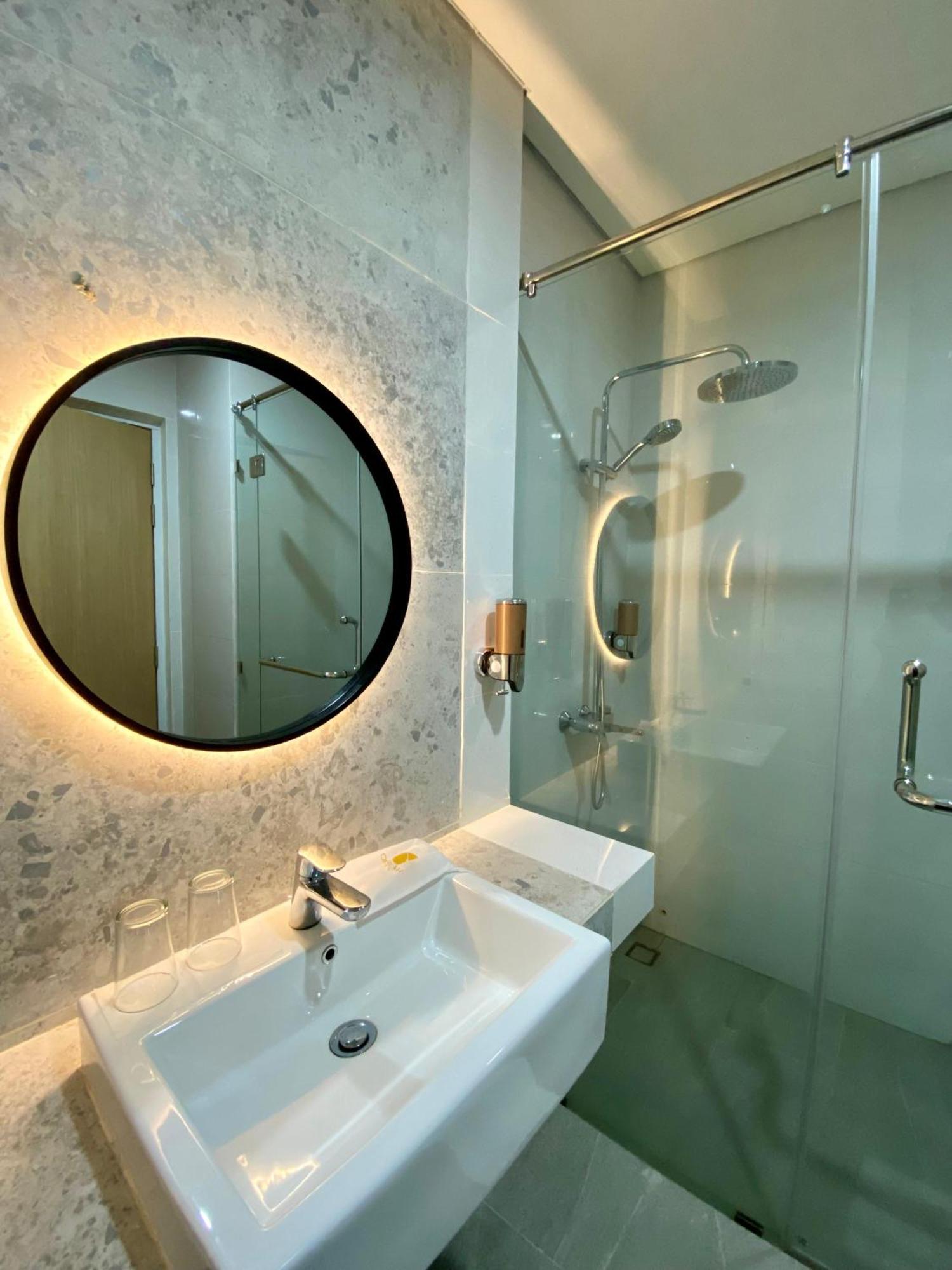 Opi Indah Hotel Palembang Extérieur photo