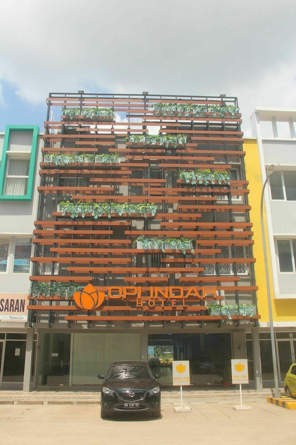 Opi Indah Hotel Palembang Extérieur photo