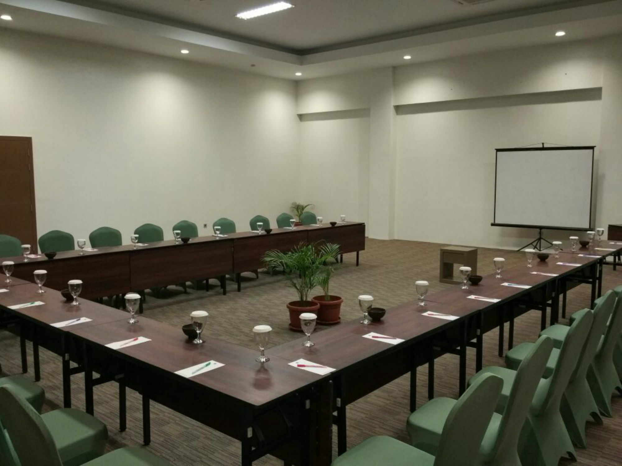 Opi Indah Hotel Palembang Extérieur photo